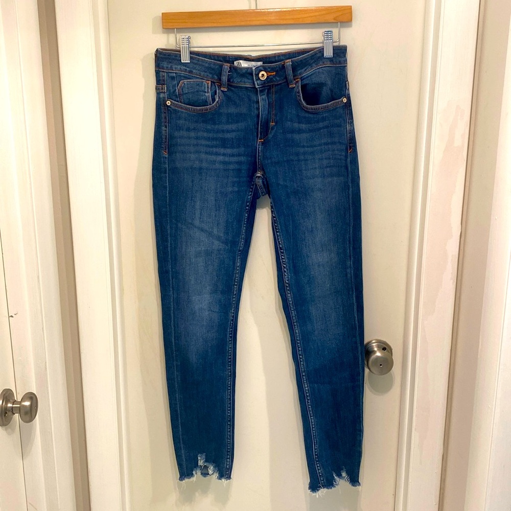 Zara ladies jeans size 28w.